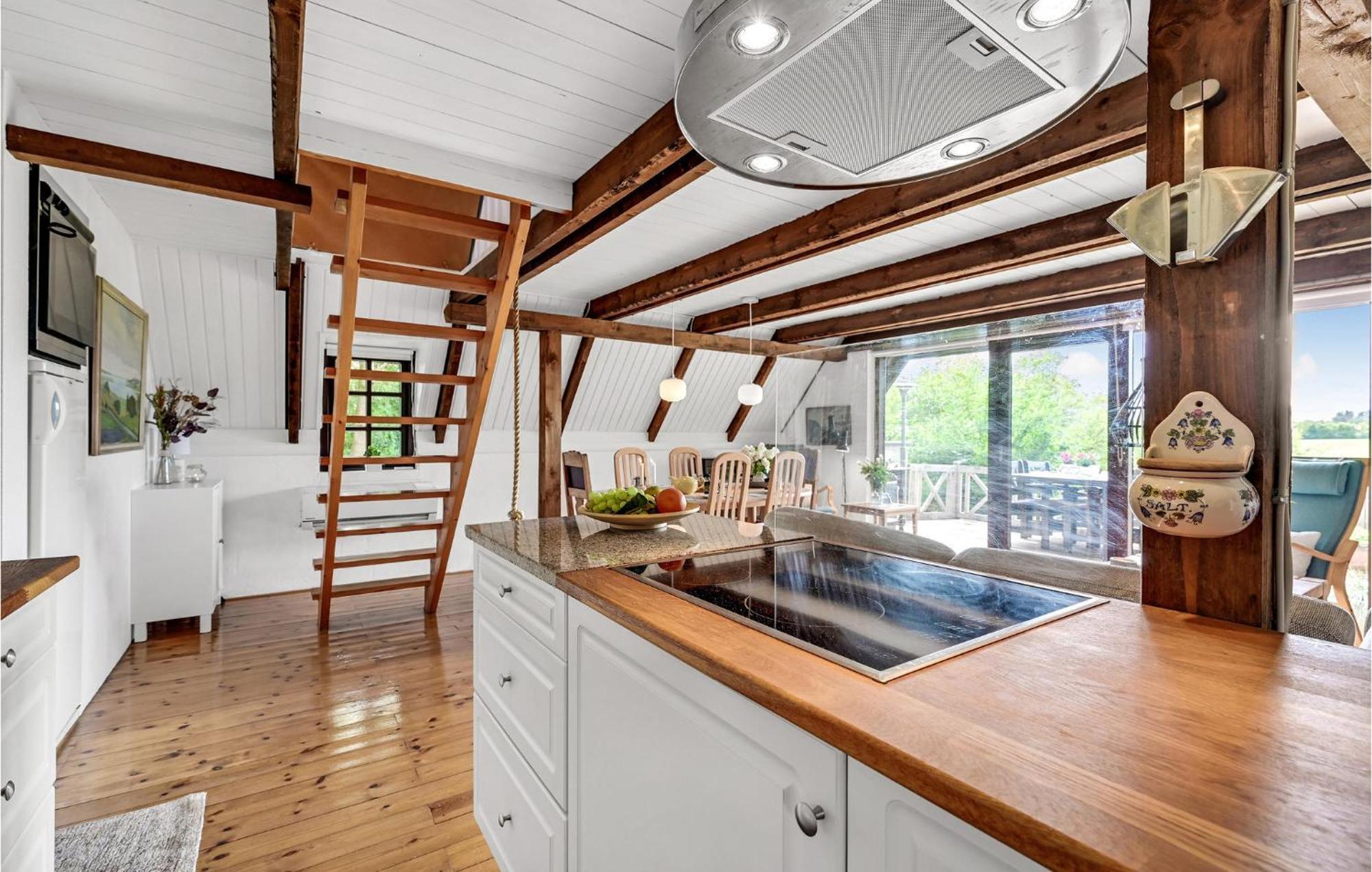 Stunning Home In Logstrup With Kitchen Bagian luar foto
